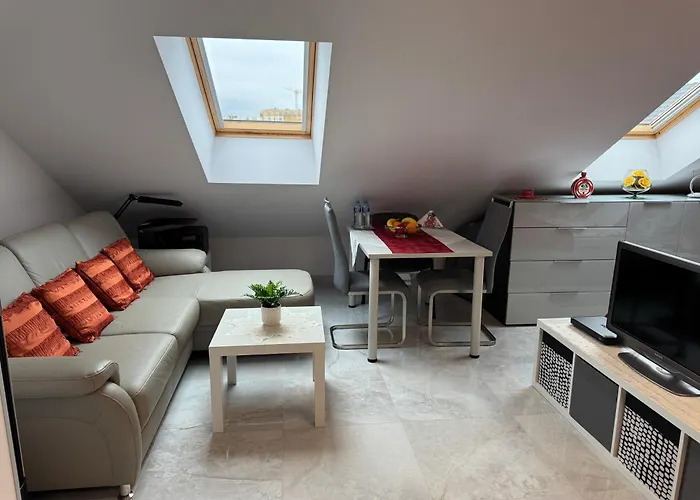 Apartment Zimmer Mit Kueche Und Bad In Danzig