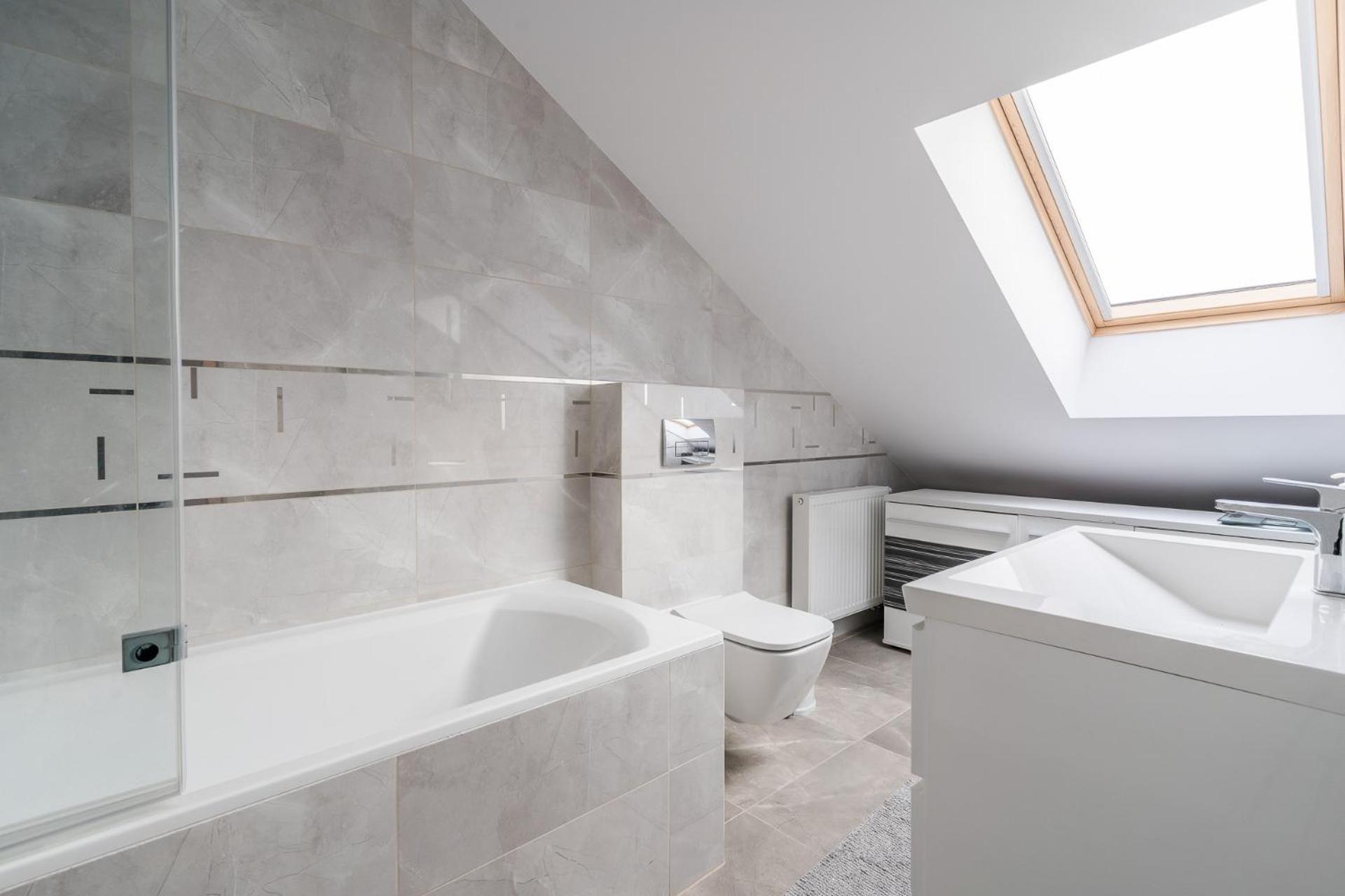 Apartamento Mit Kueche Und Bad In *